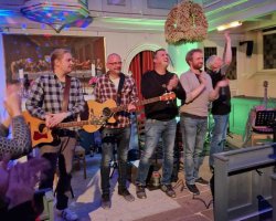 IslandMonkees_Krautsand-Kirche_10-2022.jpeg